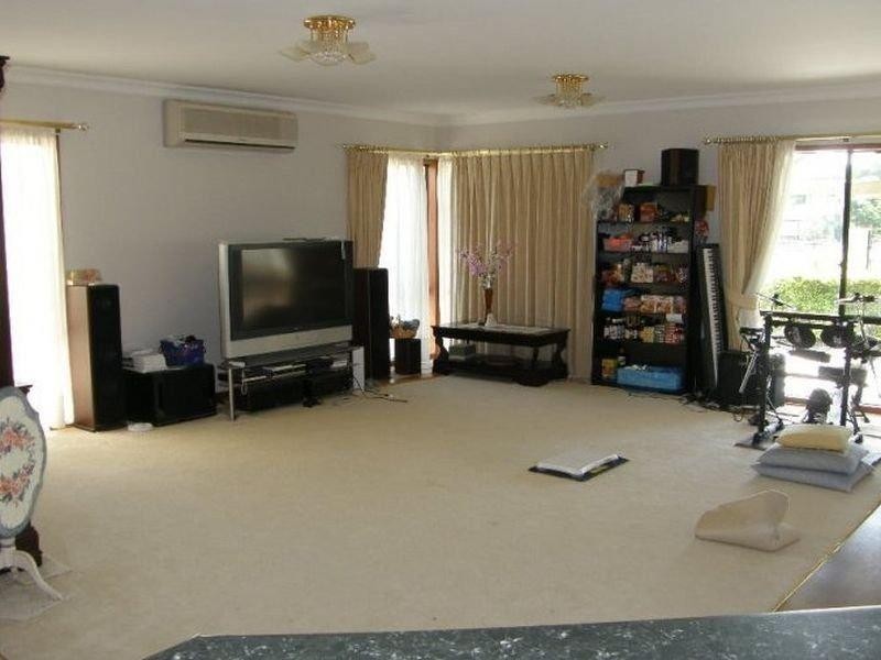 4 Haase Place, Bellbowrie QLD 4070